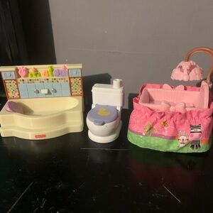 Fisher Price Loving Family Dollhouse Pink Bassinet Crib Mobile & Bathtub Set